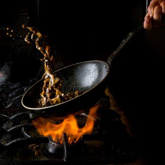 Serpenyők és edények